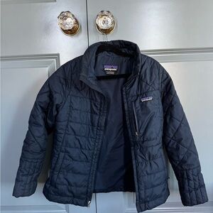 Patagonia Girls down puffer in Navy